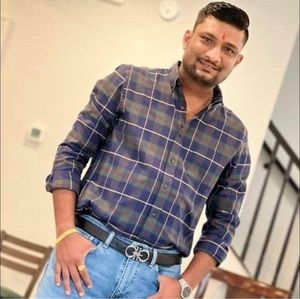 Meet your Posher, Keyur